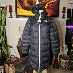 NWT. Nike Reversible Down Fill Parka Coat Wind Runner 939440-011